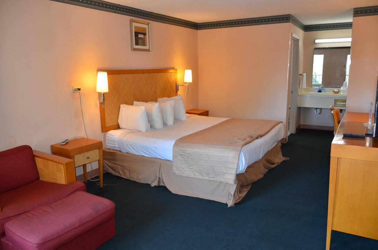 Days Inn Cheraw Kültér fotó